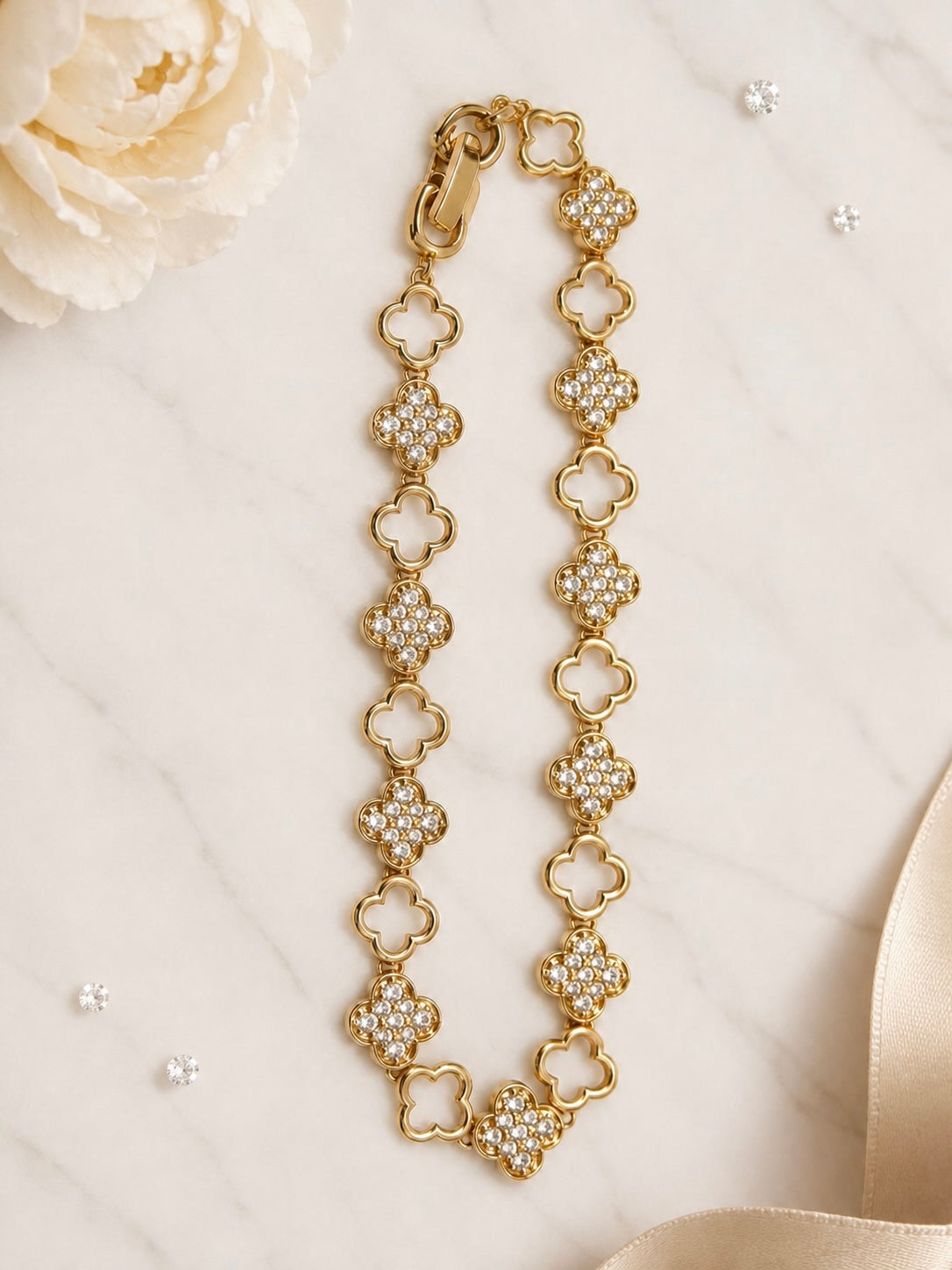 Golden Clover Halo Bracelet