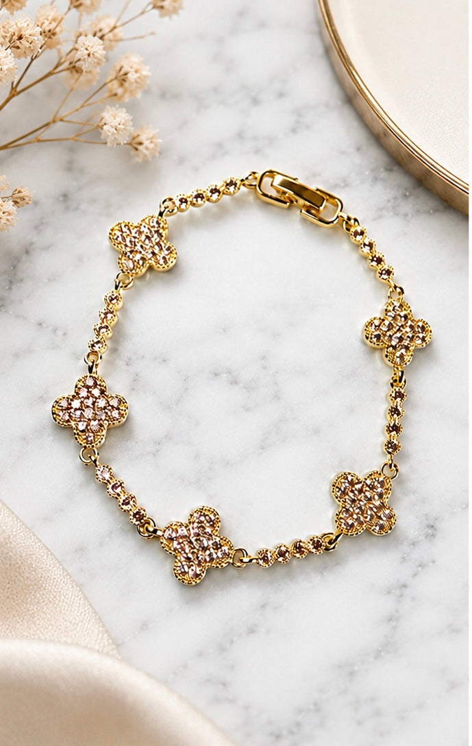 Luxe Clover Pave Bracelet