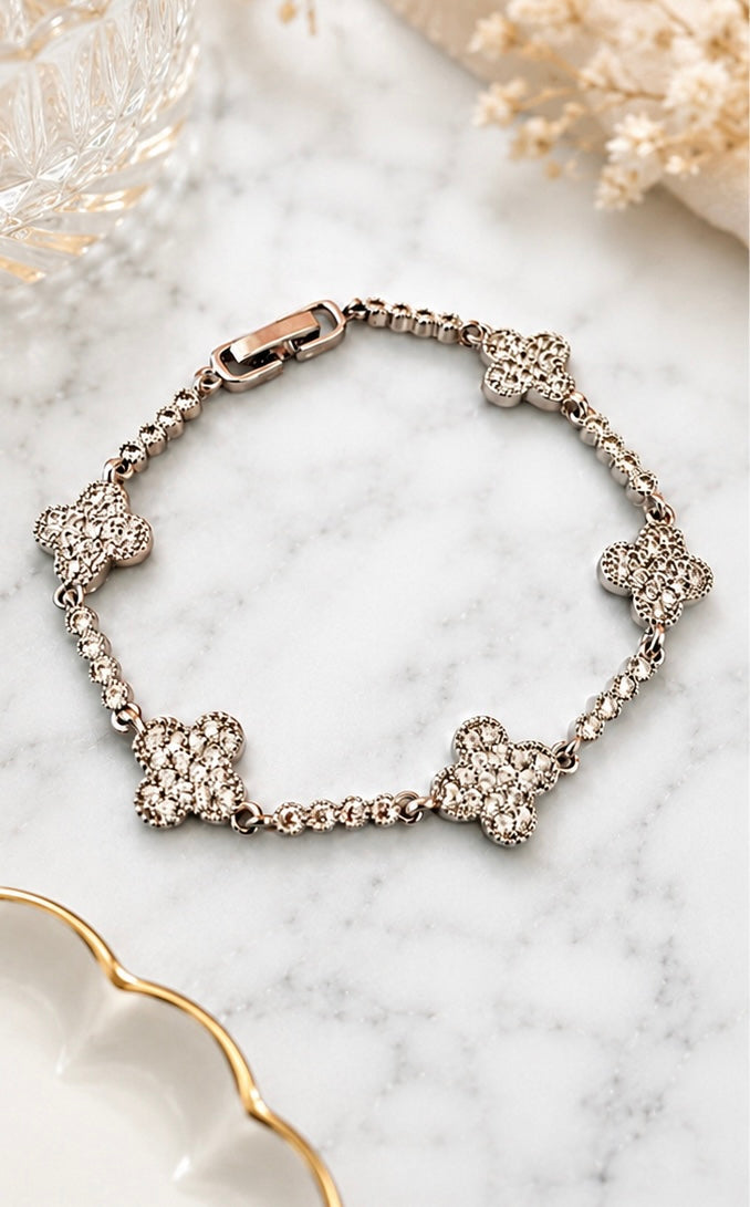 Luxe Clover Pave Bracelet