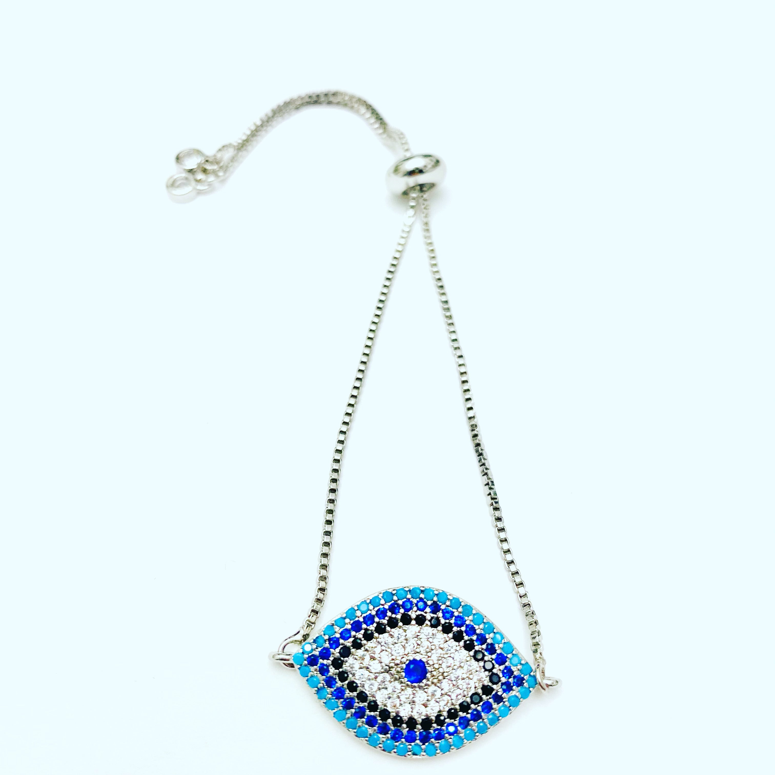 7 Incredible Benefits of Wearing an Evil Eye Accessory
